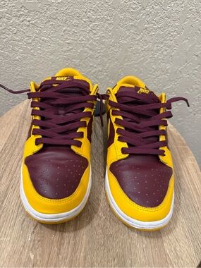 Nike Low-Top Sneakers in Maroon and Yellow